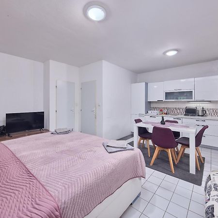 Relax Apartment Bratislava Luaran gambar