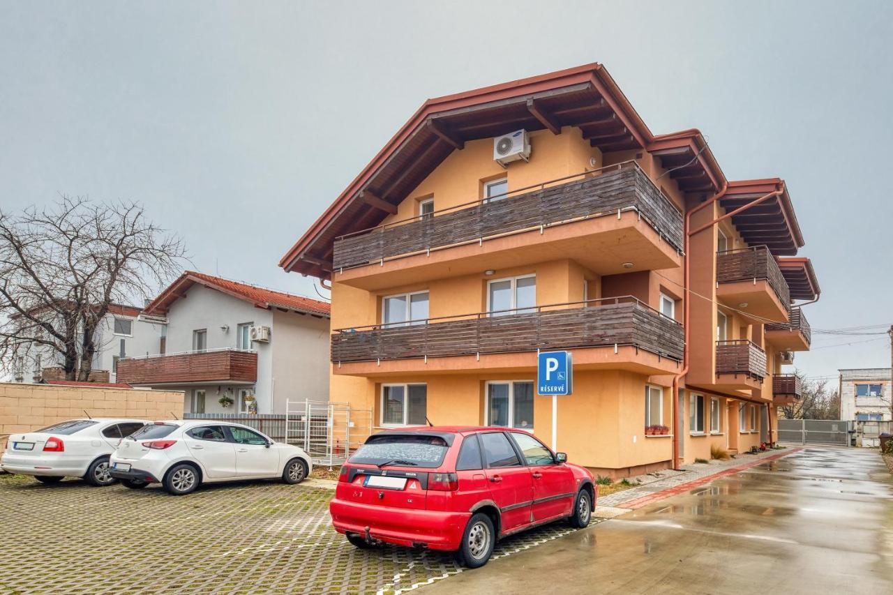 Relax Apartment Bratislava Luaran gambar