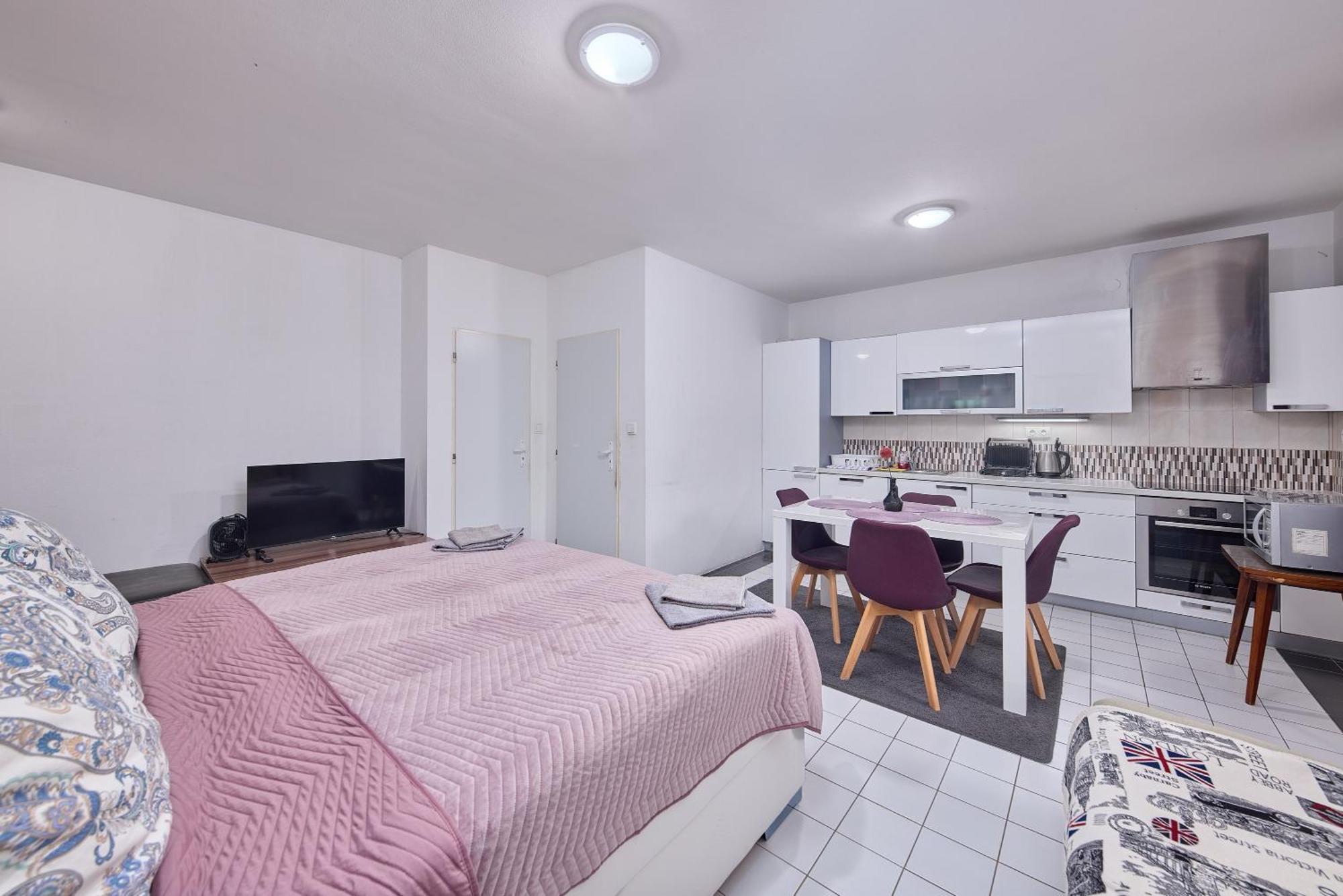Relax Apartment Bratislava Luaran gambar